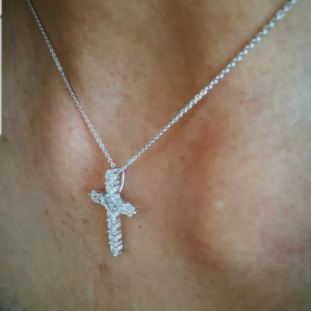 Cross Pendant Necklace with Chain Women's Men's 18 Inches - Picture 7 of 10